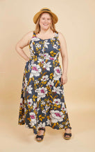 Load image into Gallery viewer, Cashmerette Holyoke Maxi Dress.

