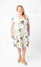 Load image into Gallery viewer, Cashmerette Turner Dress / Size 12-28
