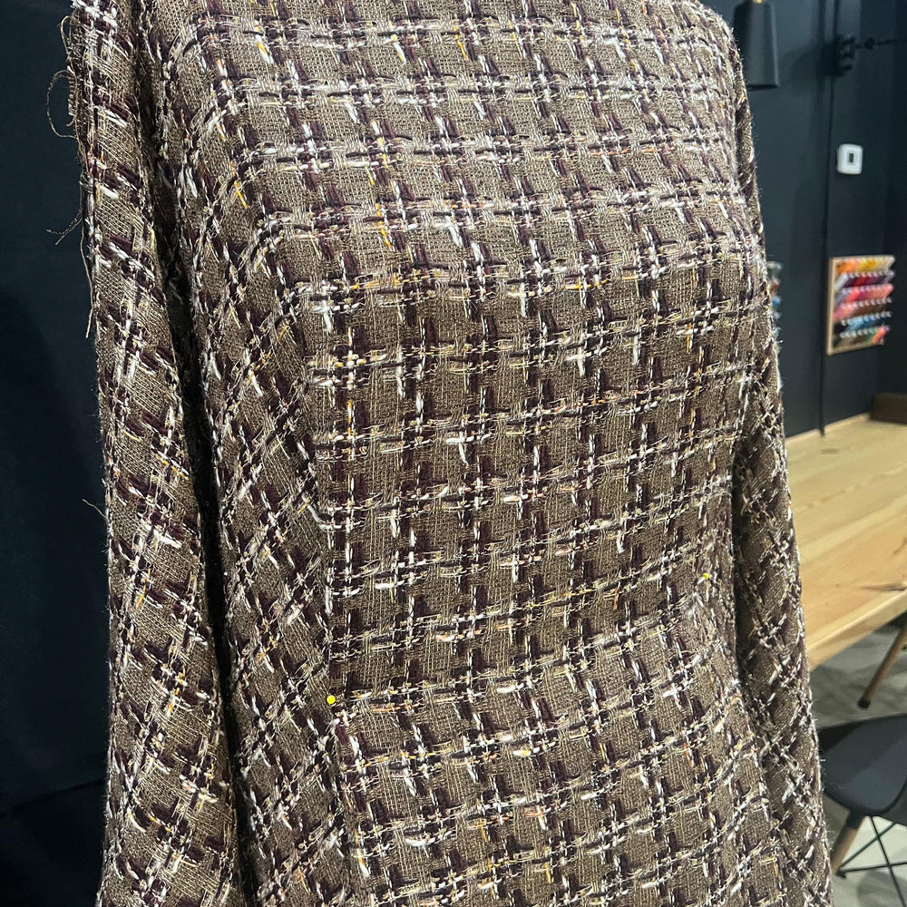 
                      
                        Linton Tweeds - Shades of Brown, Burgundy and Metallic Gold Couture Houndstooth
                      
                    