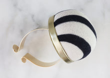 Load image into Gallery viewer, Bohin Pincushion with Metal Bracelet: B/W Striped
