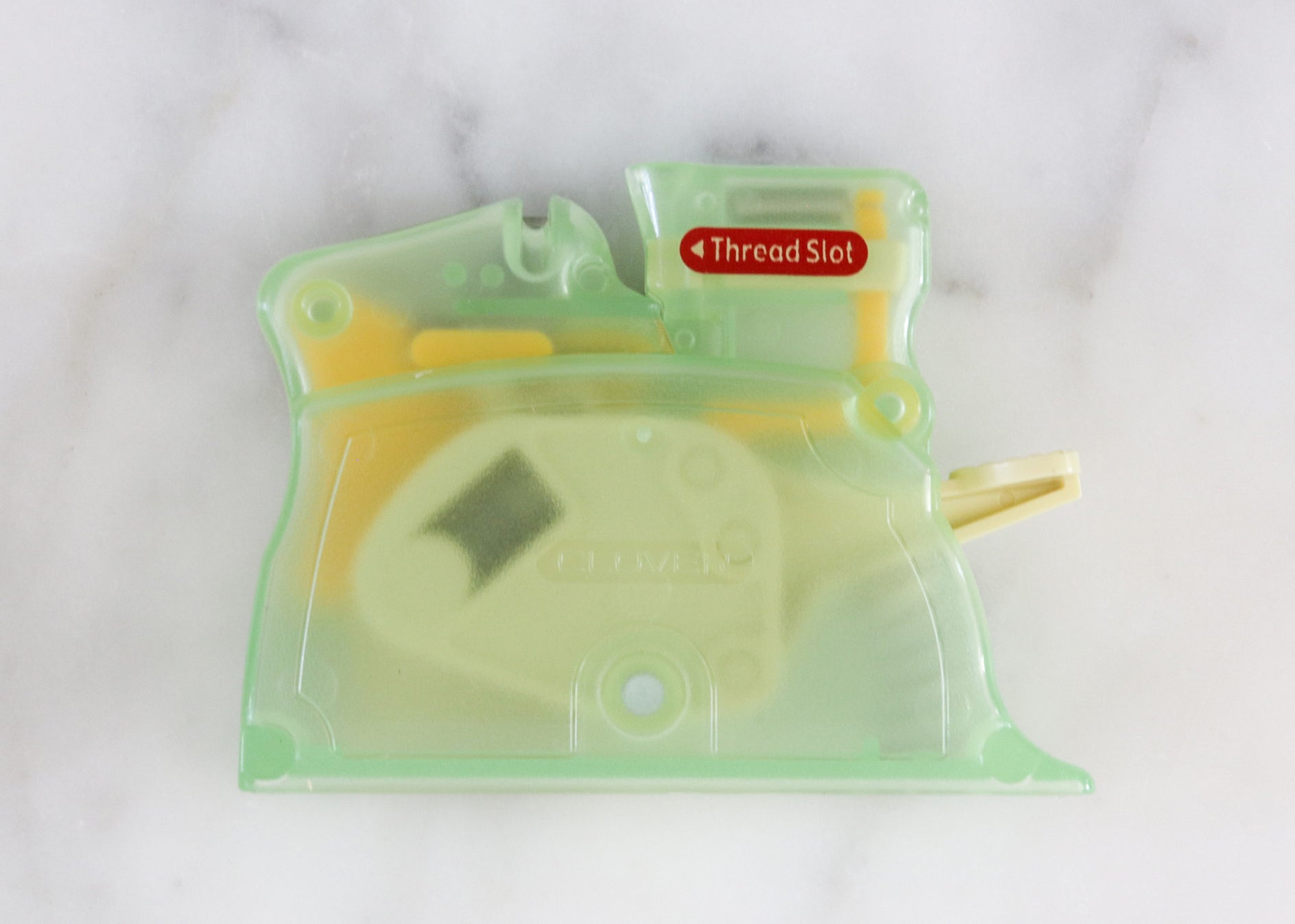 Clover Needle Threader with Cutter