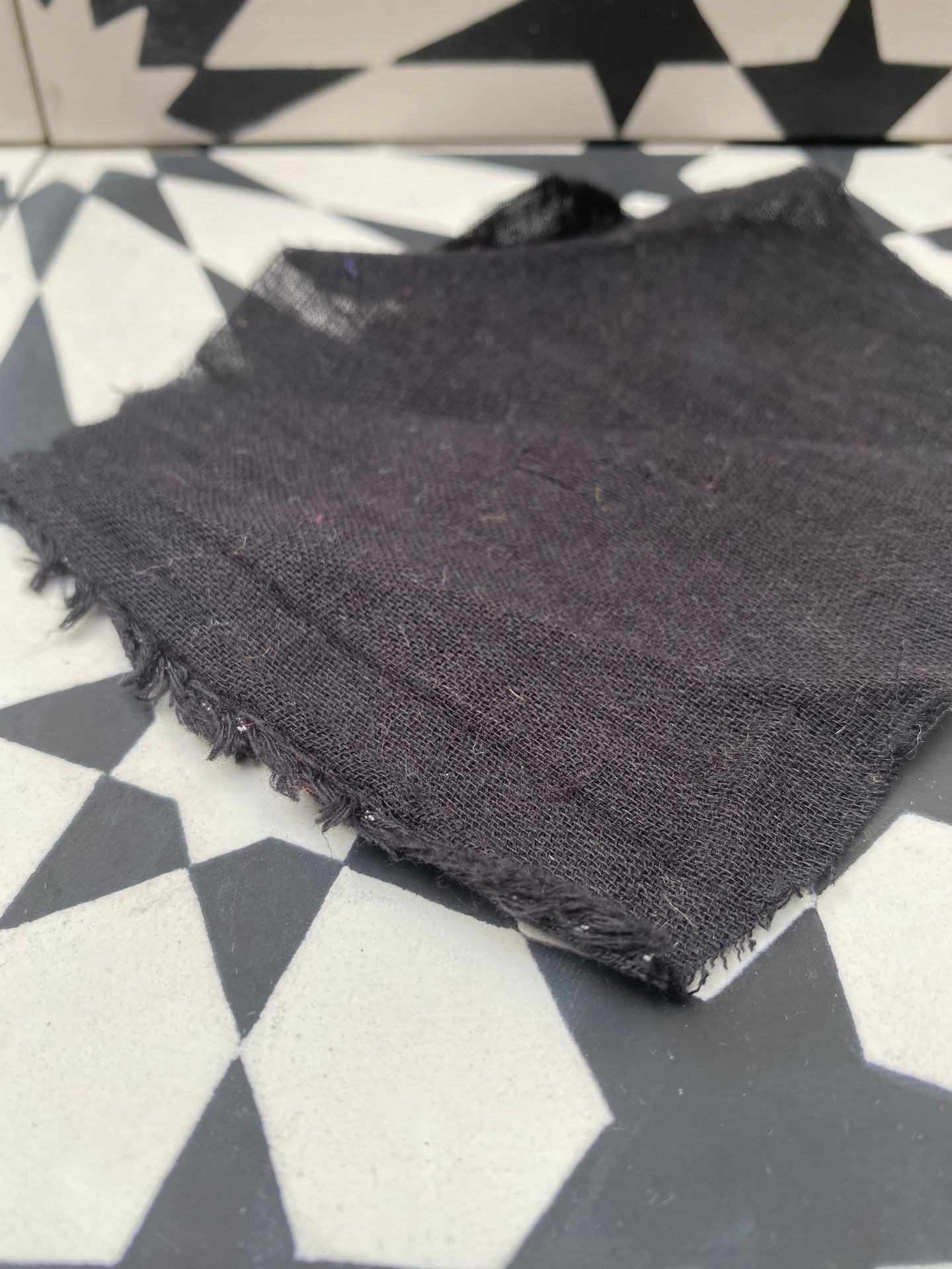 Merchant and Mills -Scuttle Black 185g Linen